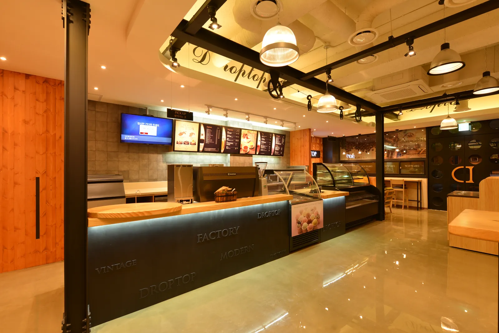 전남 광양 드롭탑 45평 카페 인테리어 | 주문·픽업 동선 설계 시공사진 20